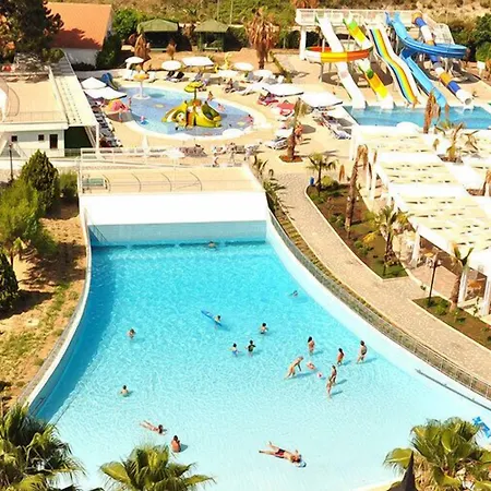 Semesteranläggning (resort) Serenis