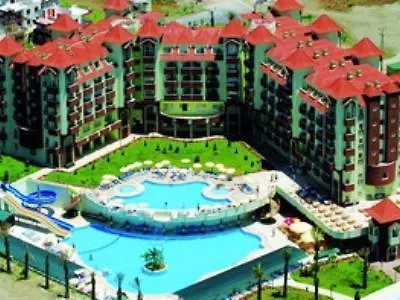 Semesteranläggning (resort) Serenis 5*