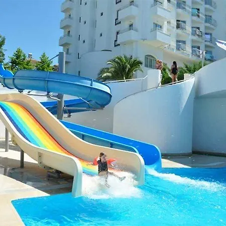 Semesteranläggning (resort) Serenis 5*
